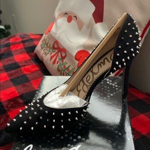 Sam Edelman Hadlee Heals in Black Suede